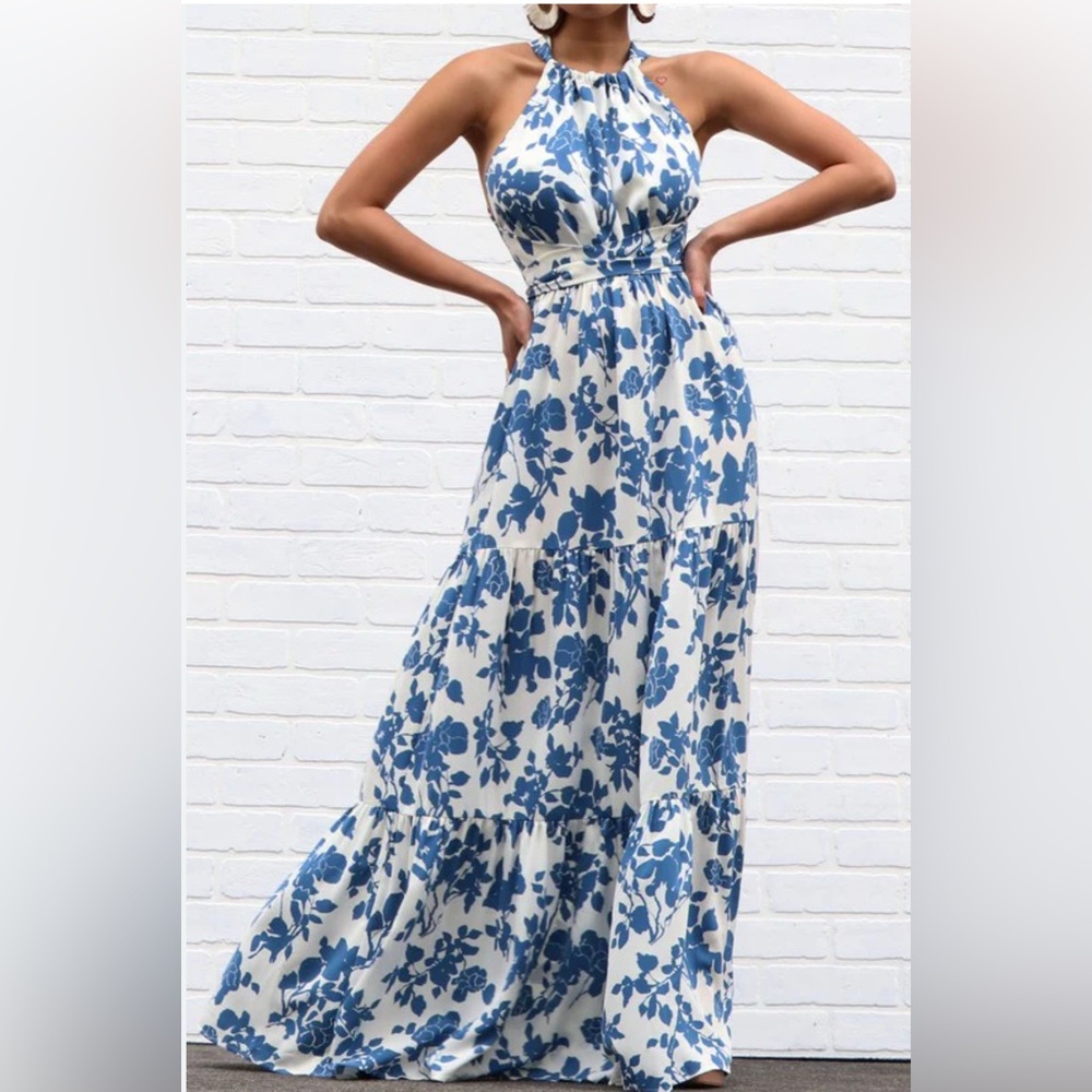 EUC Dress Day Halter Dress size: L 
Floral Blue and White Halter Dress